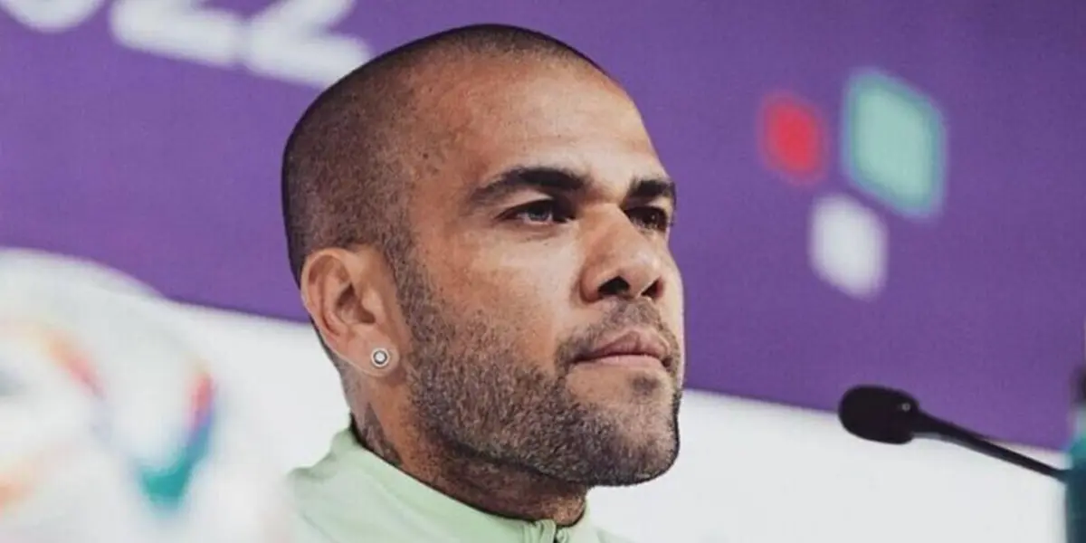 Dani Alves con Pumas