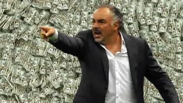 Guillermo Vázquez con dólares