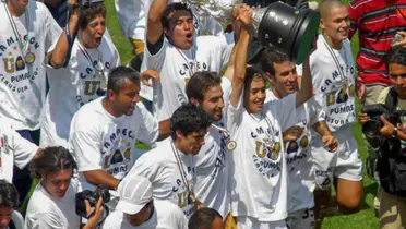 Pumas festejando el campeonato 2004