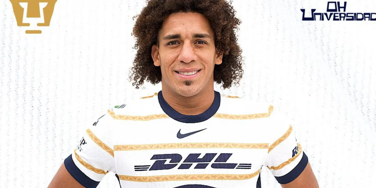 Adalberto Carrasquilla con la playera de los Pumas (Fuente: Pumas)