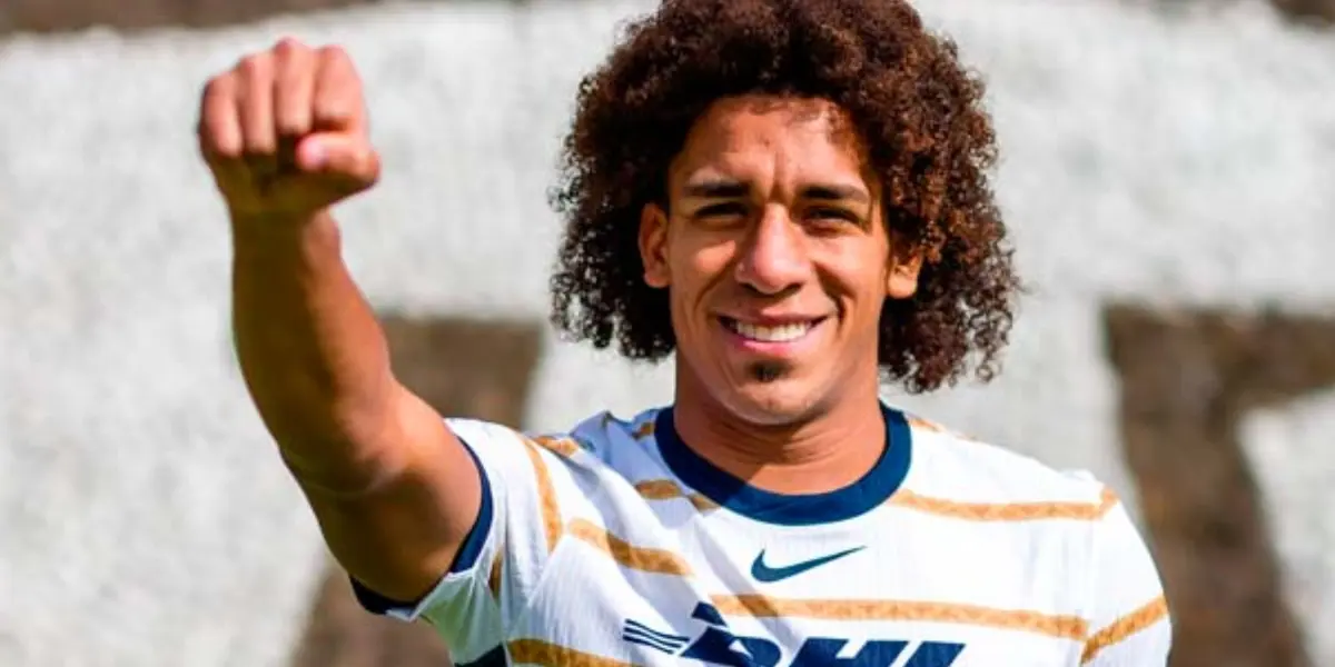 Adalberto Carrasquilla saluda a la gente de Pumas en su presentación (Fuente: Pumas)