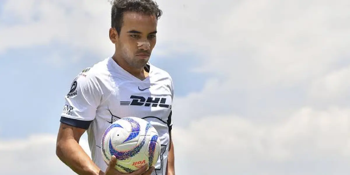 Adrián Aldrete con Pumas