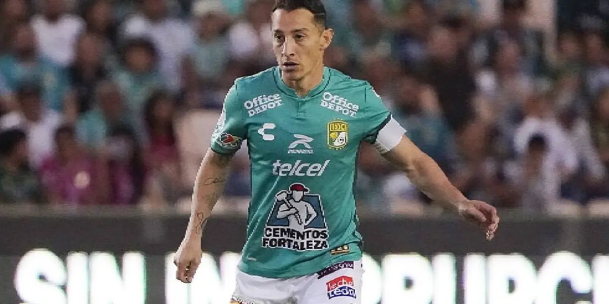 Andrés Guardado con Pumas