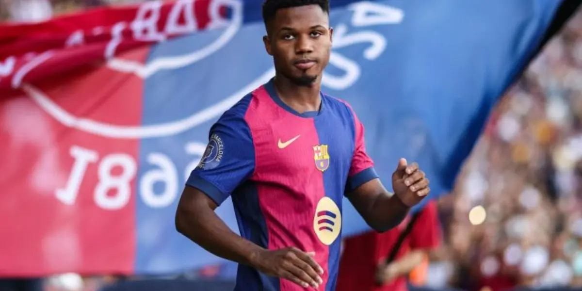 Ansu salta al campo de juego con el Barcelona (Fuente: The Sporting News)