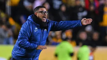 Antonio Mohamed dirige un cotejo de Pumas (Fuente: Mexsports)