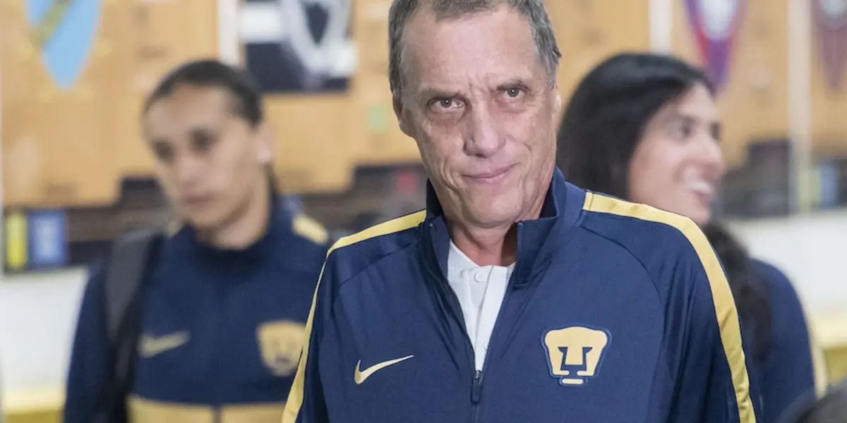 Ares de Parga sale del estadio Azteca, con Pumas femenil (Fuente: Mexsports)