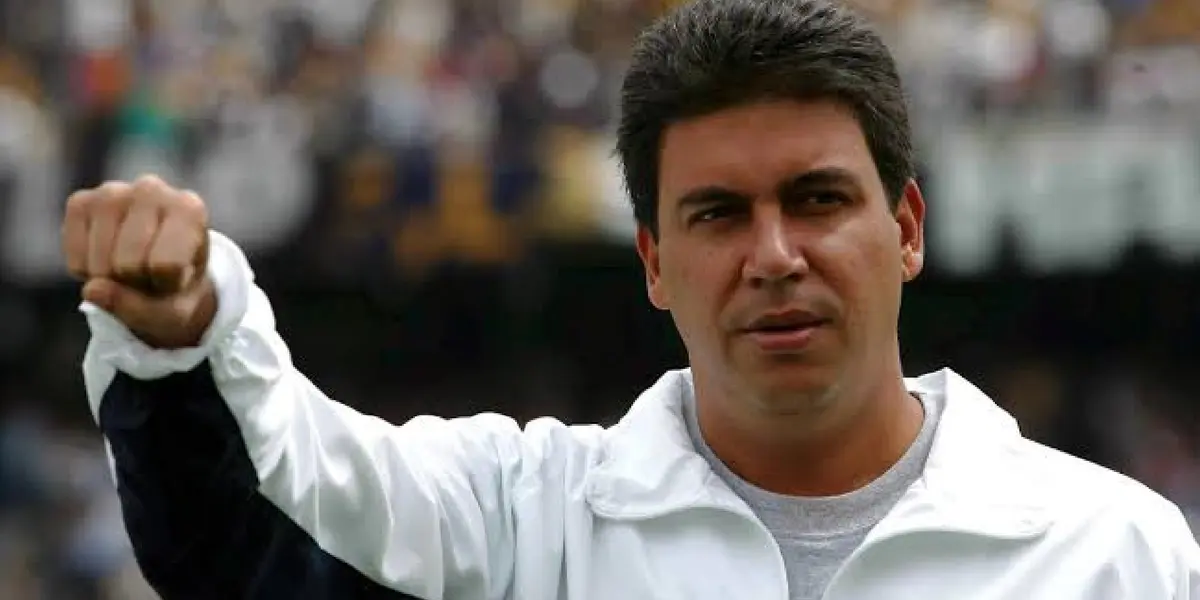 Arturo Elias Ayub con Pumas de la UNAM