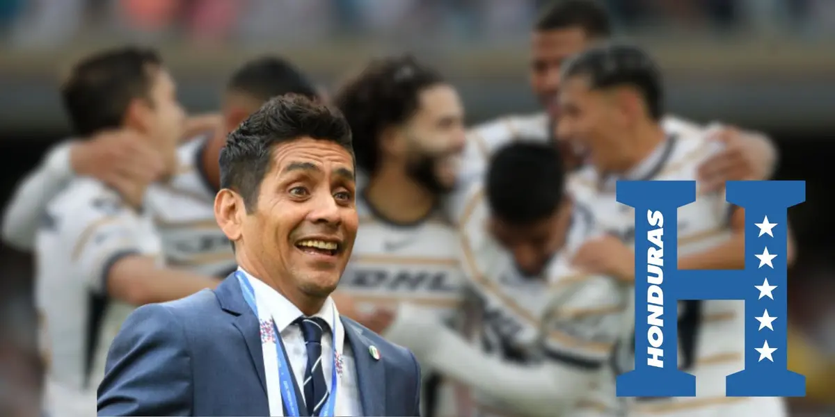 Campos y jugadores de Pumas/FOTO: Yahoo Noticias