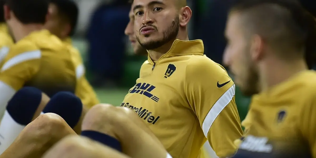 Carlos González calentando con el combinado de Pumas (Fuente: Mexsports)