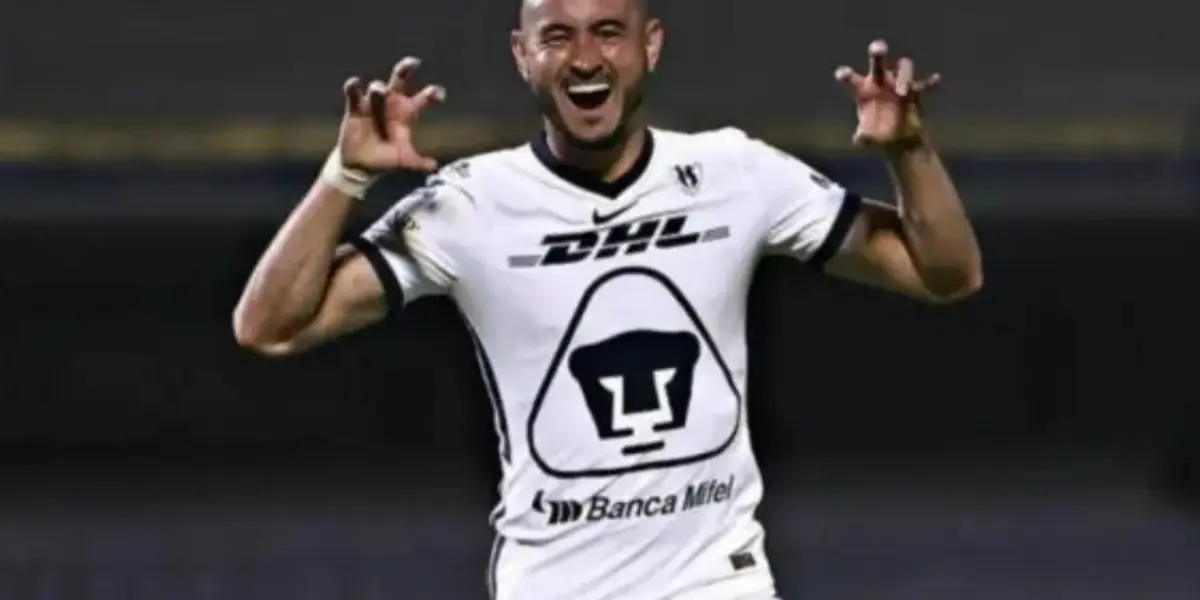 Carlos González festeja con el combinado de Pumas (Fuente: Mexsports)