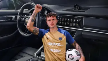 Carro de Christian Tabó con Pumas