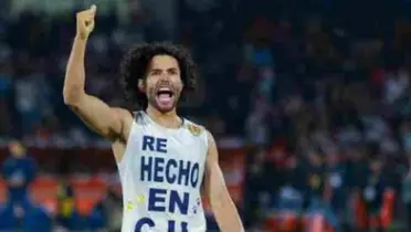 César Huerta con Pumas festejando