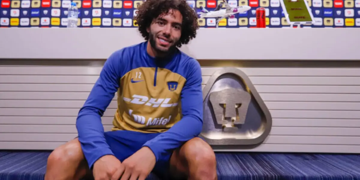 César Huerta en una conferencia de prensa en Pumas (Fuente: Mexsports)