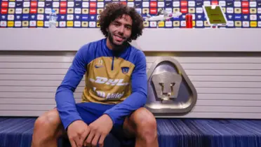 César Huerta en una conferencia de prensa en Pumas (Fuente: Mexsports)