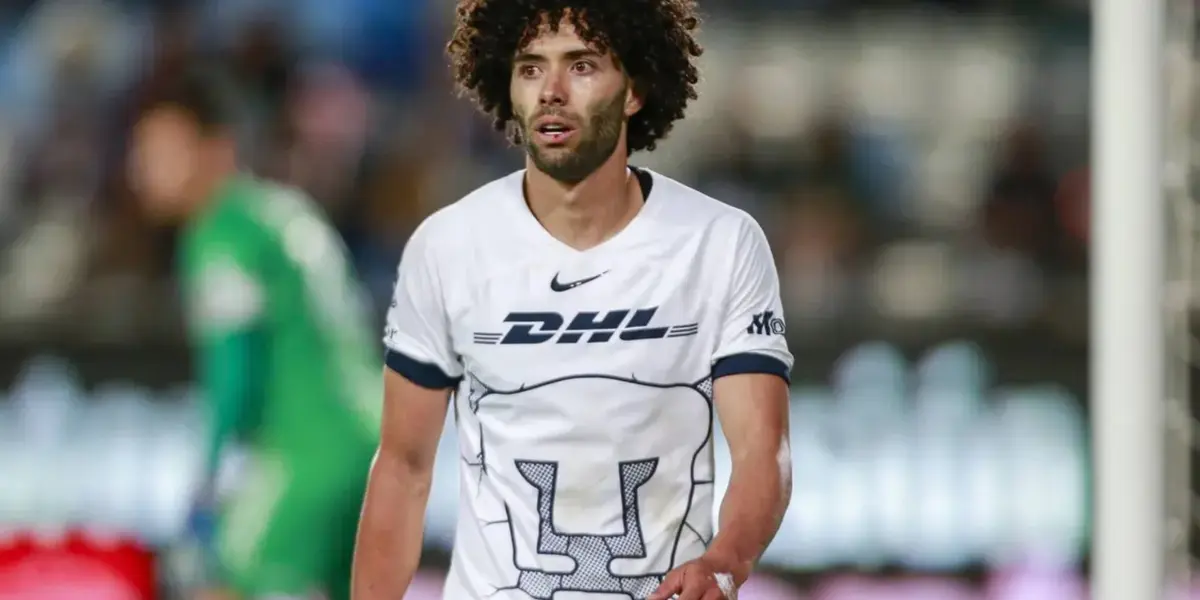 César Huerta sale de cambio en un juego de Pumas (Fuente: Mexsports)