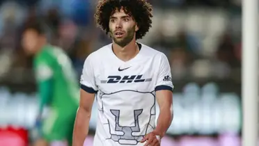 César Huerta sale de cambio en un juego de Pumas (Fuente: Mexsports)