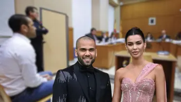 Dani Alves en una fotografía con su pareja, Joana Sanz, hace unos años