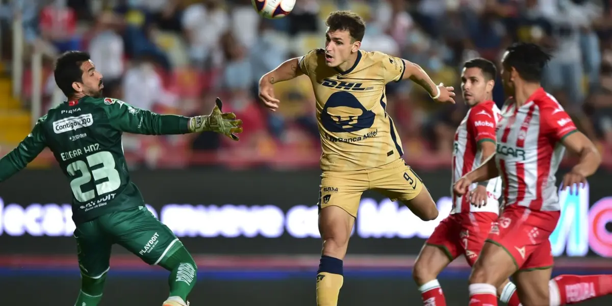 Dinenno marca gol sobre el combinado de Necaxa (Fuente: Mexsports)