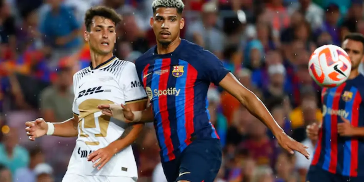 Dinneno pelea pelota ante Araujo (Fuente: AP)