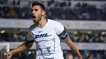 Eduardo Salvio festeja gol con el combinado de Pumas (Fuente: Mexsports)