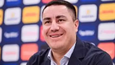 Efraín Juárez en conferencia de prensa con los Pumas (Fuente: Pumas)