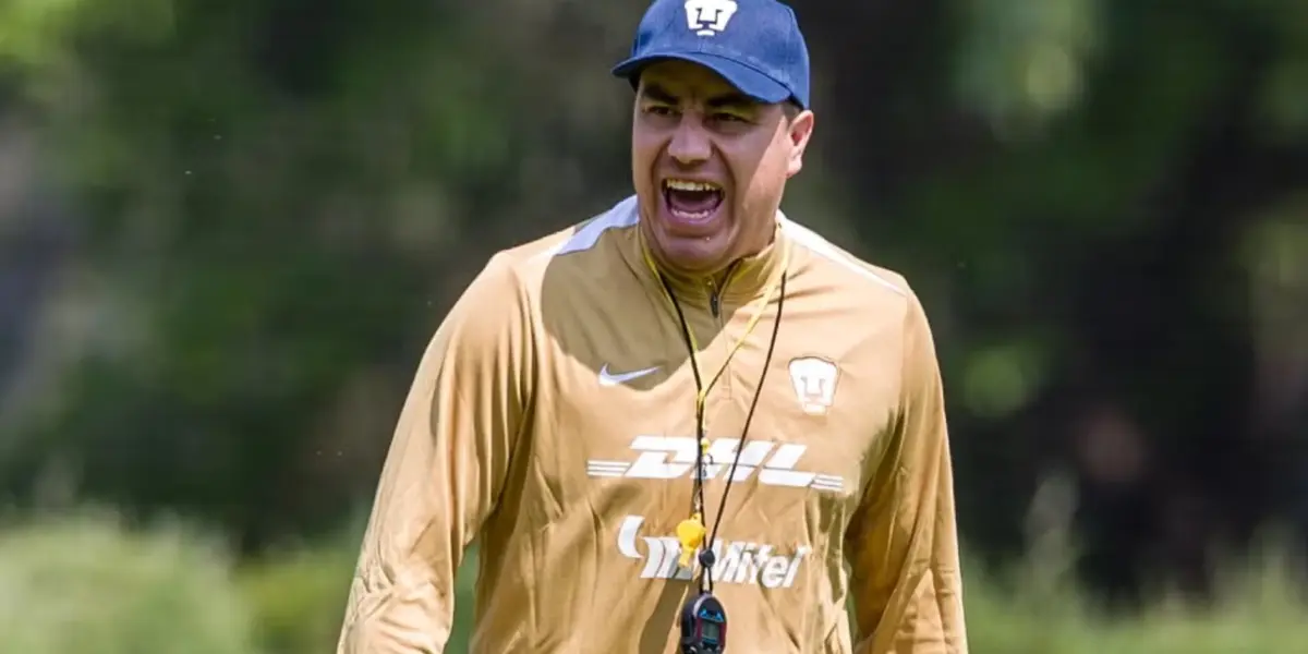 Efrain Juárez grita en una de las prácticas del combinado de Pumas (Fuente: Pumas)