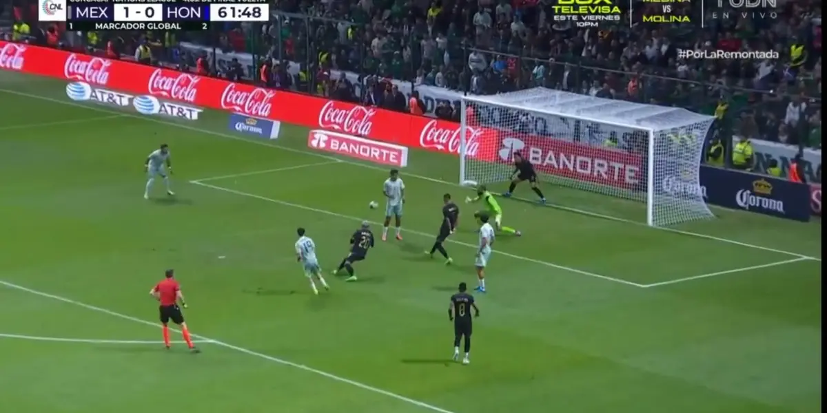 El atacante de Pumas apareció en el inicio del partido como suplente y sin duda él habría hecho una mejor decisión