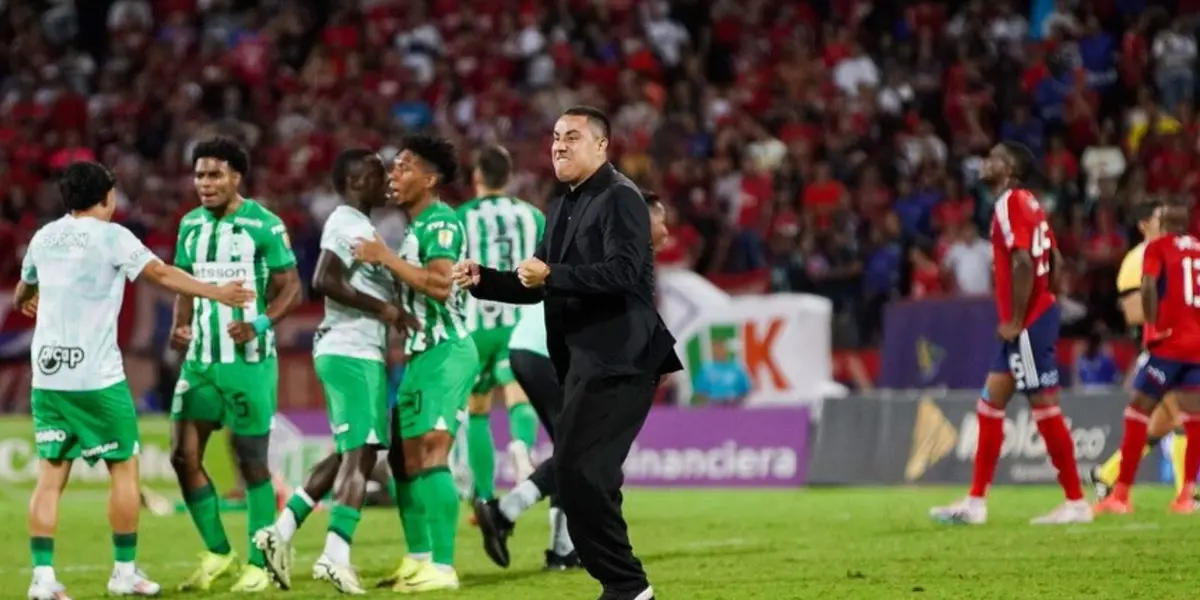 El director técnico mexicano está recibiendo muchas críticas por sus festejos y podría salir de ese equipo