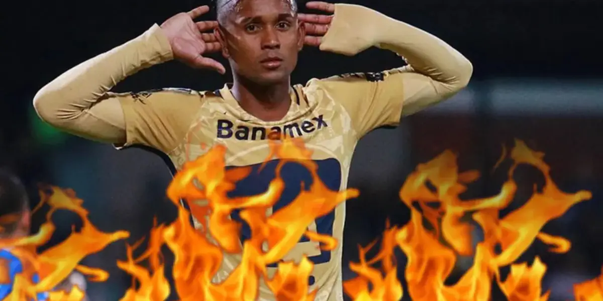 Fidel Martínez con los Pumas