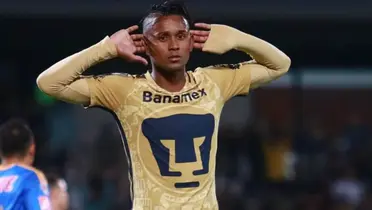 Fidel Martínez festeja gol con el combinado de Pumas (Fuente: Imago)