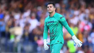 González salta al campo del estadio Universitario (Fuente: Mexsports)