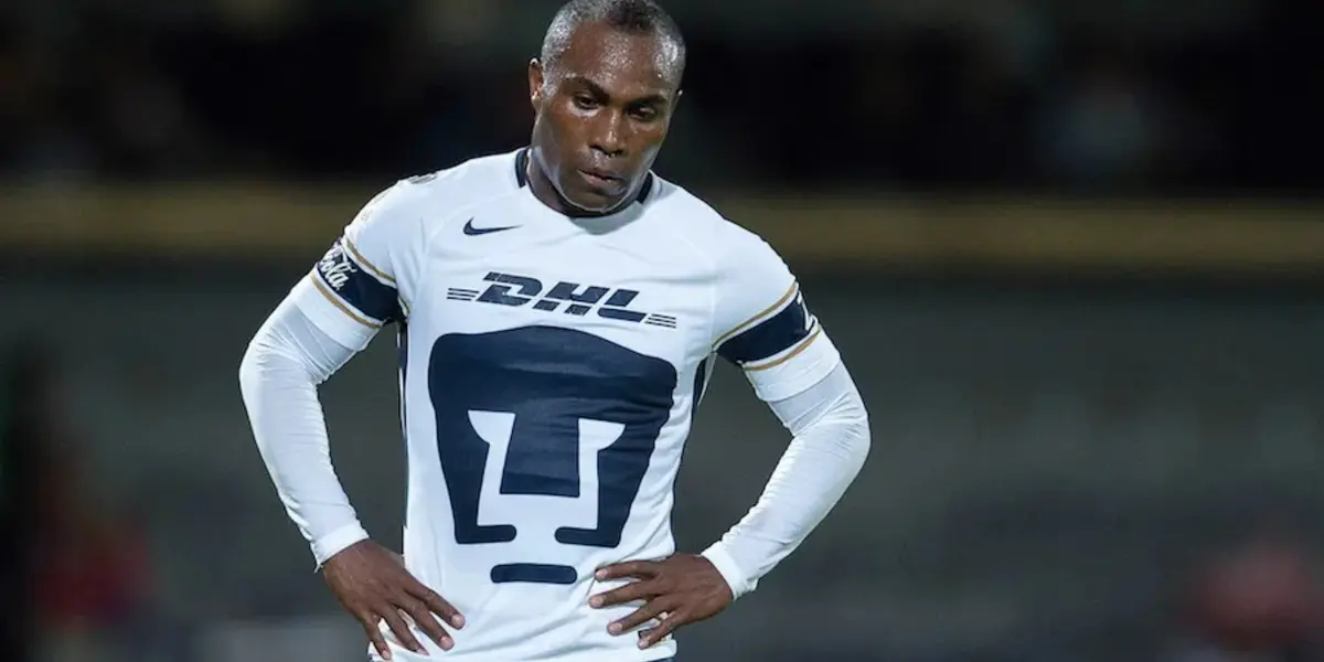 Guerrón falla un gol con el combinado de los Pumas (Fuente: Mexsports)