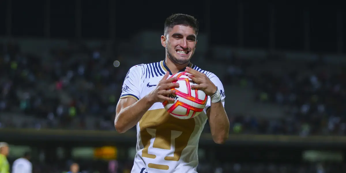 Gustavo del Petre con Pumas