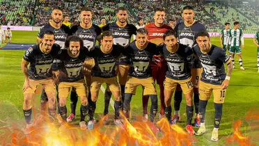 Gustavo Lema con equipo de Pumas en foto oficial