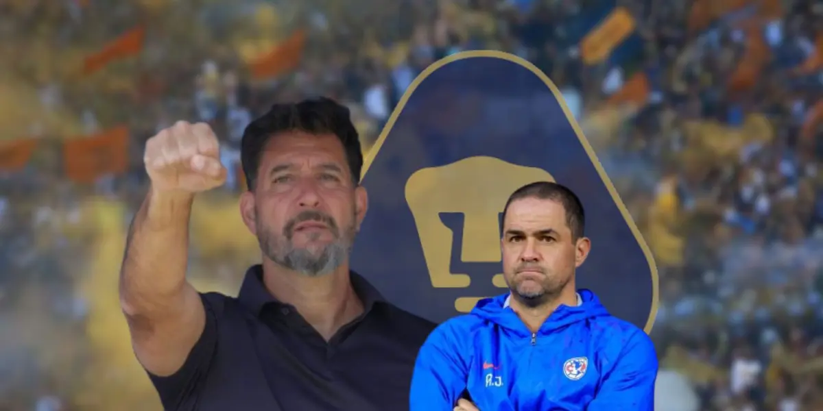 Gustavo Lema durante el himno de C.U. previo a un partido de Liga MX
