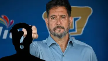 Gustavo Lema en el banquillo de los Pumas (Fuente: Mexsports)