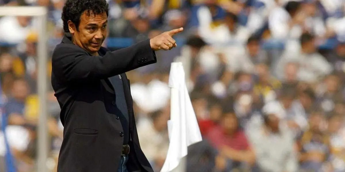 Hugo Sánchez dirige un juego de Pumas en CU (Fuente: Mexsports)