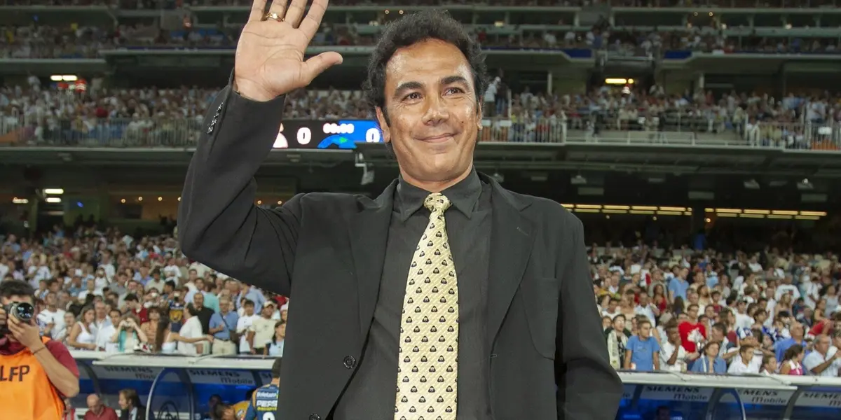 Hugo Sánchez dirigiendo en el estadio Bernabeu (Fuente: Mexsports)