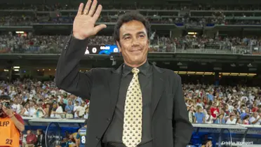 Hugo Sánchez dirigiendo en el estadio Bernabeu (Fuente: Mexsports)