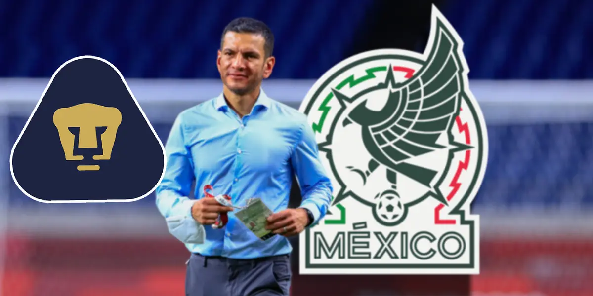 Jaime Lozano con escudo de Pumas y Selección Nacional Mexicana