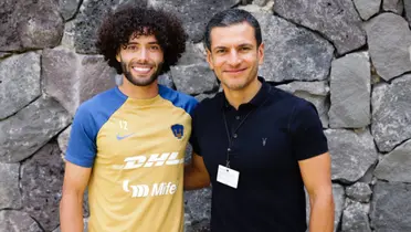 Jaime Lozano y César Huerta con los Pumas