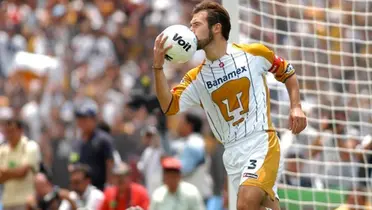 Joaquin Beltrán con los Pumas en 2004