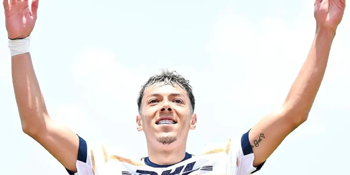 Jorge Ruvalcaba celebra uno de sus dos goles ante León