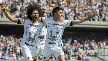 Juan Dinenno festeja gol al Atlas, con Pumas (Fuente: Mexsports)
