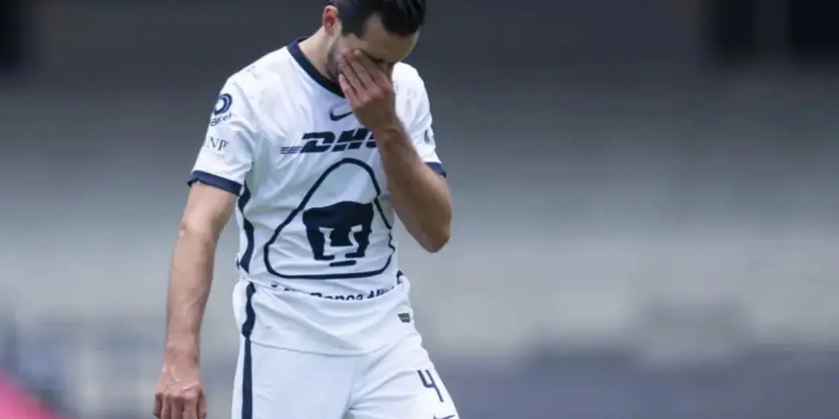 Jugador de Pumas se lamenta la derrota en CU (Fuente: Mexsports)