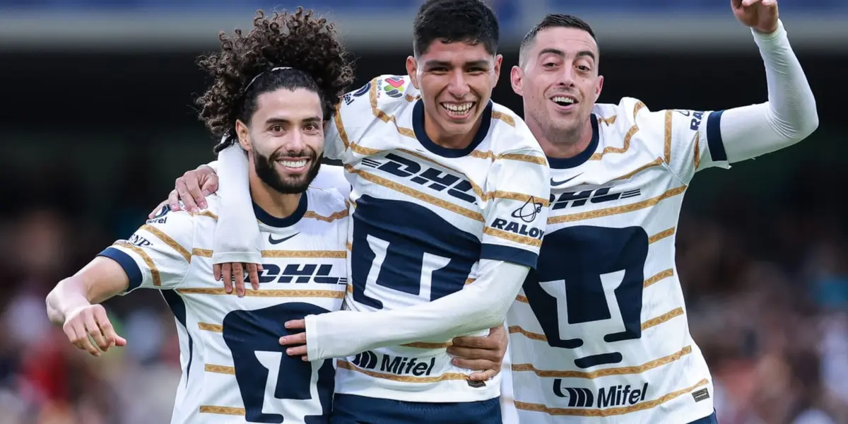 Jugadores de los Pumas festejan un gol en CU (Fuente Mexsports)