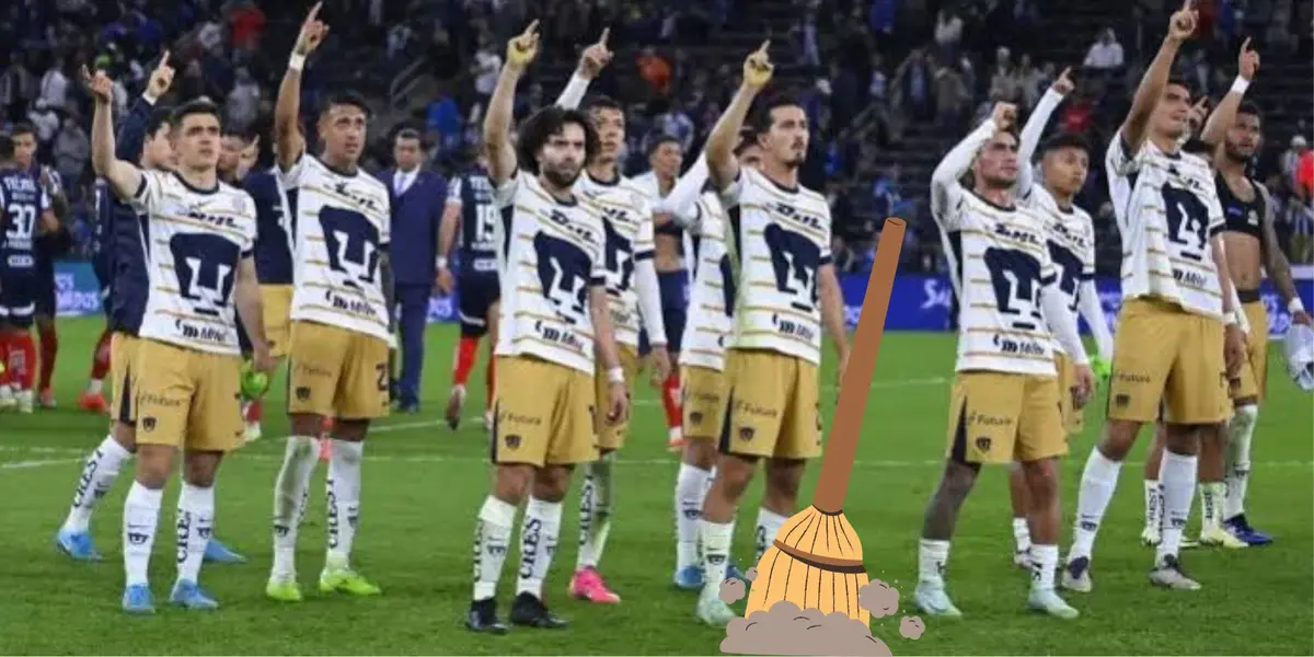Jugadores de Pumas con la escoba/FOTO: Fútbol Total
