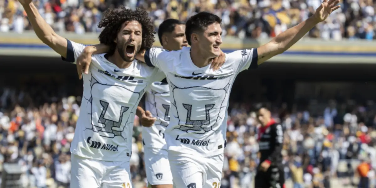 Jugadores de Pumas festejan un gol ante Atlas (Fuente: Mexsports)