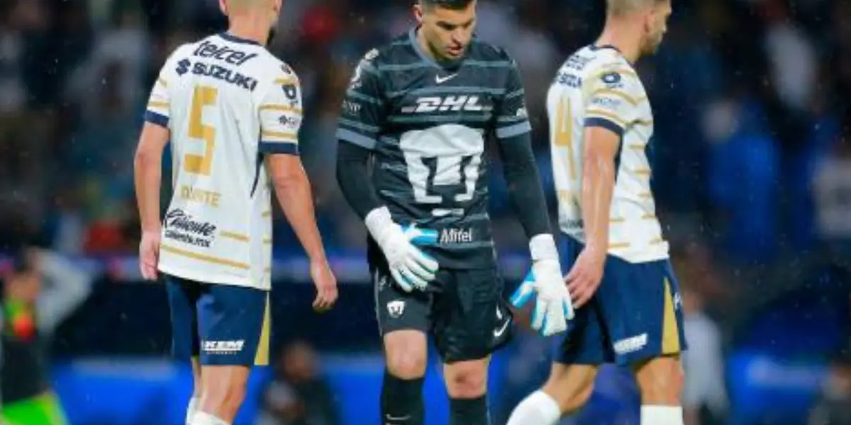 Jugadores de Pumas se lamentan la derrota (Fuente: Mexsports)