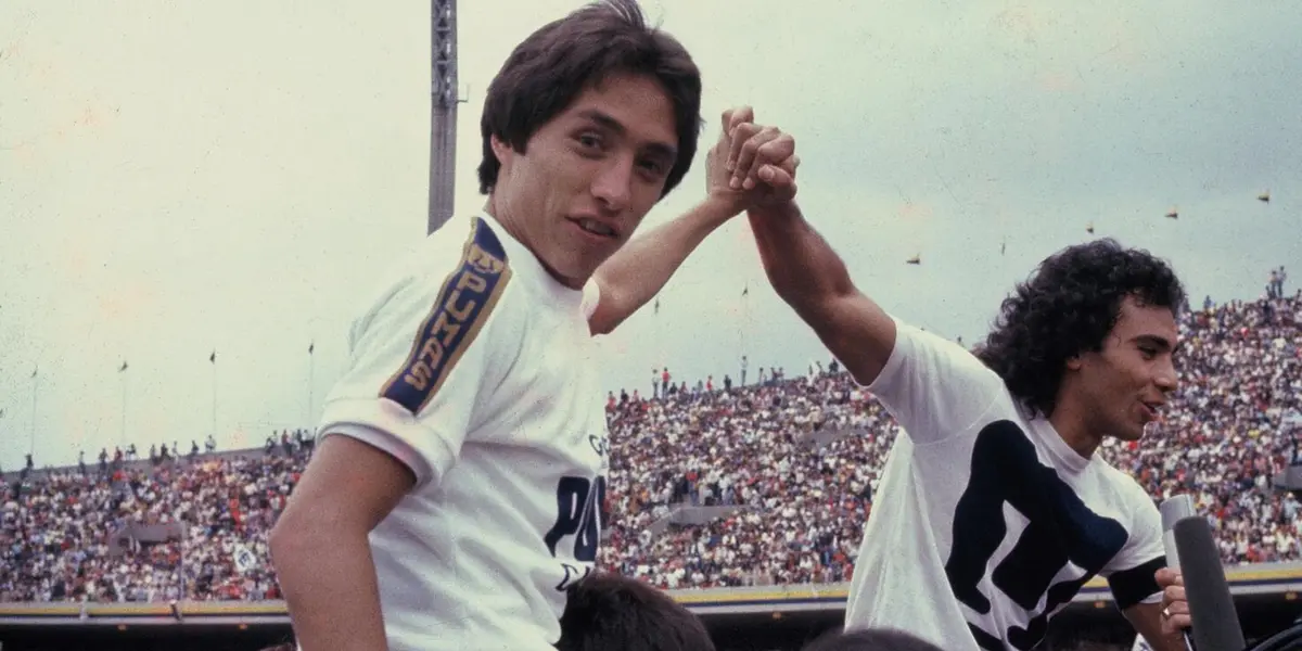 Manuel Negrete y Hugo Sánchez celebran la victoria en el Estadio Olímpico / Foto: AS México
